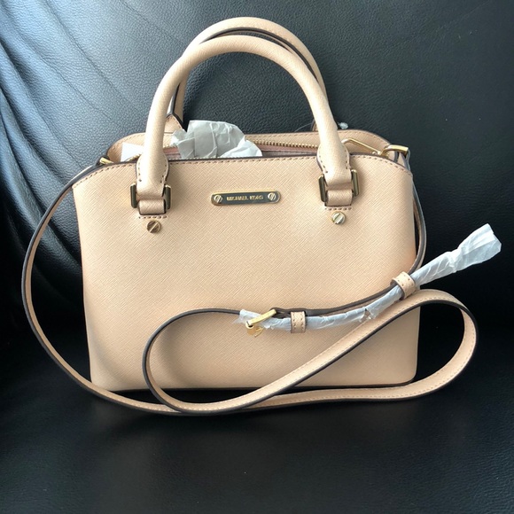 Michael Kors Handbags - 🌟New Authentic Michael kors Savannah handbag🌟